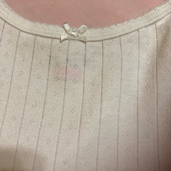 Basic white topic - Picture 2 of 3